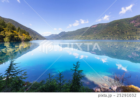 Crescent lake 25291032