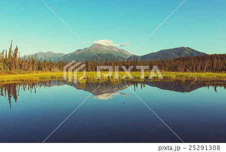 Lake in Canada 25291308