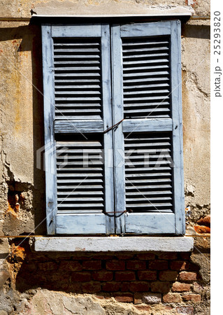 shutter europe  italy  lombardy      in  t  25293820