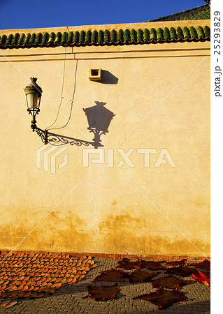 street lamp old construction 25293829