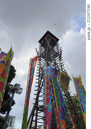 両国国技館　のぼりと櫓太鼓 25297296