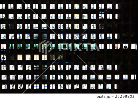 ビルの窓明かりの写真素材