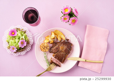 Steak with salad Steak with salad 25299930