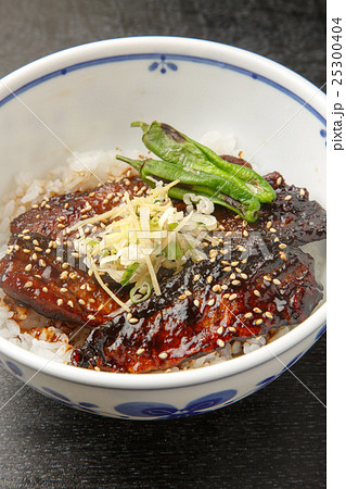 さんまの蒲焼丼 さんまの蒲焼丼 25300404