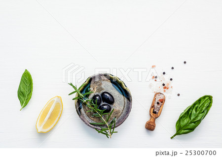 Sweet basil vinaigrette dressing ingredients 25300700