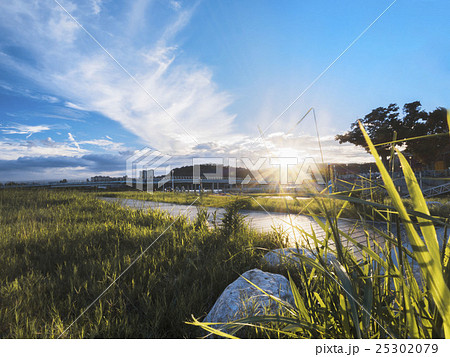 夕日 日没 夕焼け 25302079