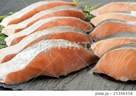 鮭の切身 25306358