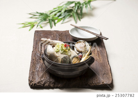 Korean Healthy Food 25307782