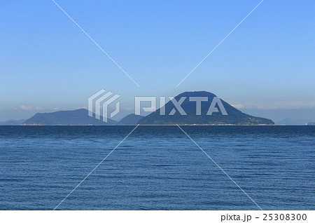 塩飽諸島の「高見島」(多度津側から見る、左は佐柳島) 塩飽諸島の「高見島」(多度津側から見る、左は佐柳島) 25308300