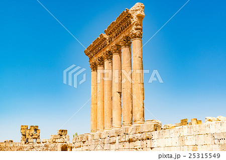 バールベックの6本大列柱(レバノン、ベカー高原) バールベックの6本大列柱(レバノン、ベカー高原) 25315549