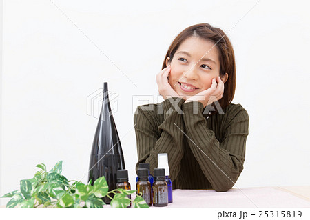 女性アロマイメージ 女性アロマイメージ 25315819