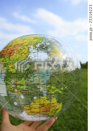 ビーチボール地球儀の写真素材