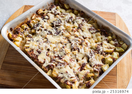 casserole with mince and courgettes 25316974
