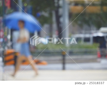 雨・ボケ表現 25318337