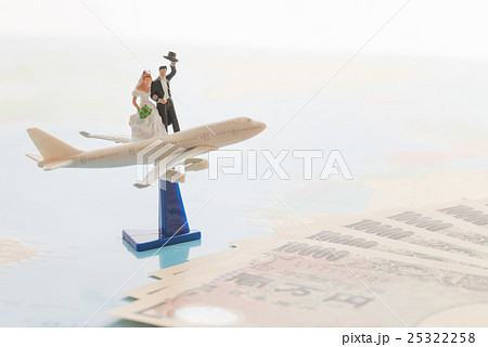 新婚旅行と費用のイメージ 25322258