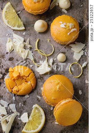 Citrus macaroons with white chocolate 25322657