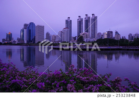 ベンジャキティ公園から見た、バンコクの景観 25323848