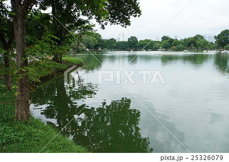 バンコクのルンピニー公園（Lumphini Park in Bangkok, Thailand） 25326079