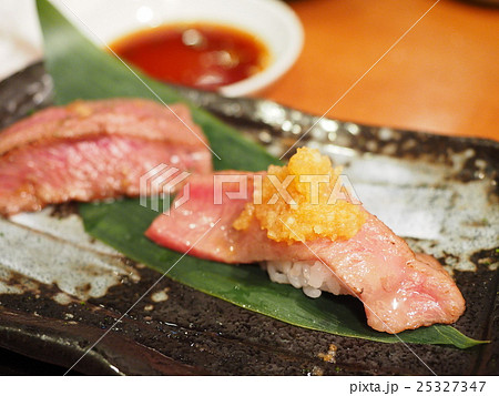 肉寿司 25327347
