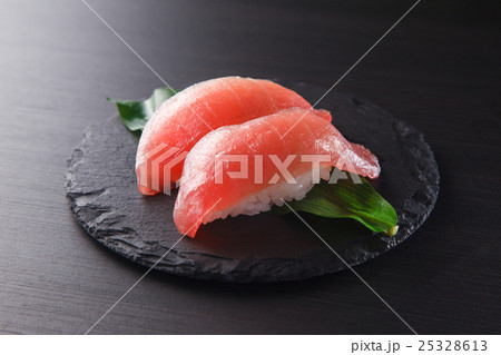まぐろの握り寿司 25328613