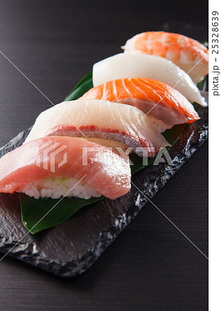 にぎり寿司盛合せ 25328639