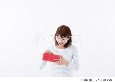 若い女性、お財布 若い女性、お財布 25330350