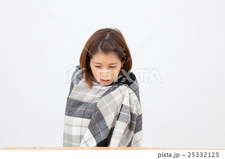 女性寒いイメージ 女性寒いイメージ 25332125