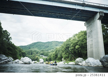 ラフティング風景 25361411