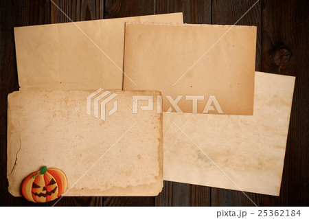 Halloween invitation over wooden background 25362184