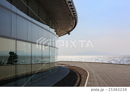 島根県立美術館 -宍道湖と調和する夕日鑑賞スポット- 25363239