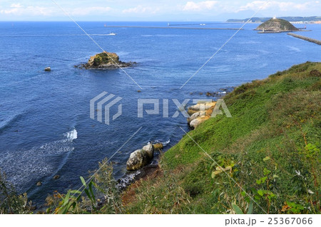 絵鞆岬から見る大黒島 絵鞆岬から見る大黒島 25367066