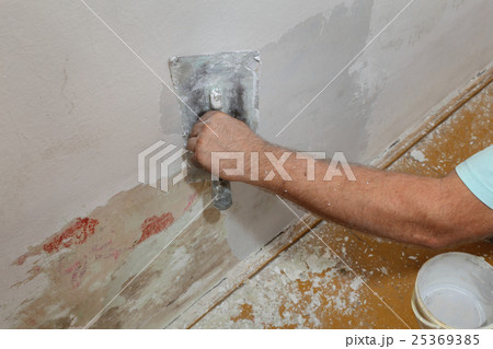 Electrician  install electrical plug 25369385