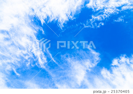 雲 筋雲 積雲 巻雲 青い空 白い雲 秋の空 晩夏の空 背景用素材 クラウド 青空 合成用背景 雲 筋雲 積雲 巻雲 青い空 白い雲 秋の空 晩夏の空 背景用素材 クラウド 青空 合成用背景 25370405