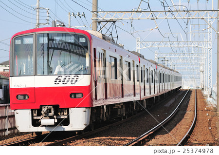 京成線立石付近を走る京急600形電車 京成線立石付近を走る京急600形電車 25374978