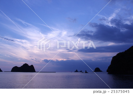 大田子海岸の夕景 25375045