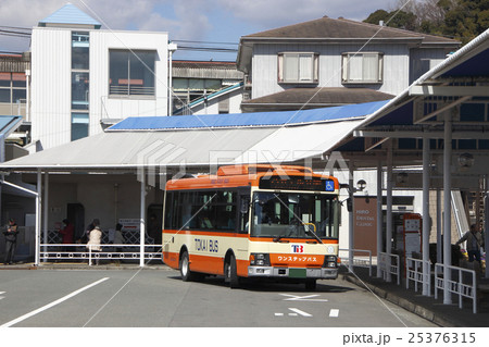 河津駅前に停車中の南伊豆東海バス 河津駅前に停車中の南伊豆東海バス 25376315