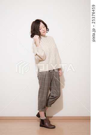 冬服 ポートレート 女性 冬服 ポートレート 女性 25376459
