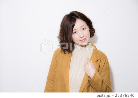 冬服 ポートレート 女性 冬服 ポートレート 女性 25376540