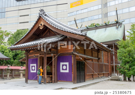 警固神社本殿と拝殿 25380675