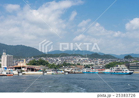 フェリーから見る宮島口風景 2 25383726