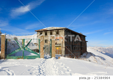 Abandoned military barracks 25384964