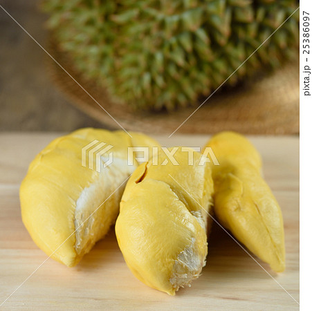 tropical fruit durian 25386097
