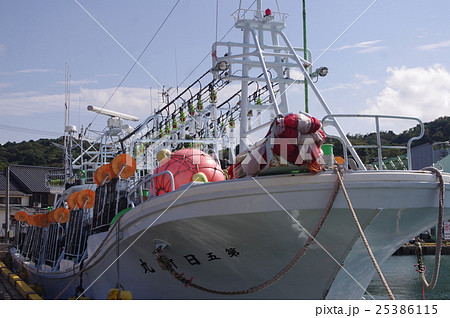 いか釣り漁船 剣先イカ漁 の写真素材