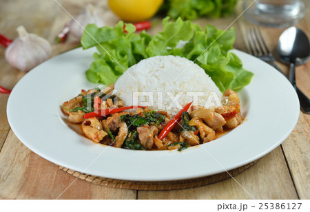 stir fried chicken with holy basil  and hot chilli 25386127