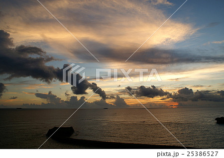 三重城（みーぐすく）の夕景 25386527