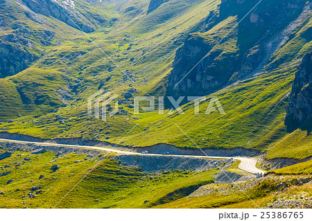 Landscape of Transalpina road in Parang Mountains 25386765
