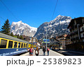 グリンデルワルト駅のホーム　スイス 25389823