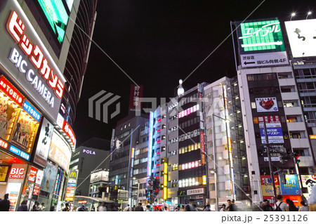 夜の渋谷　宮益坂下交差点からの風景 25391126