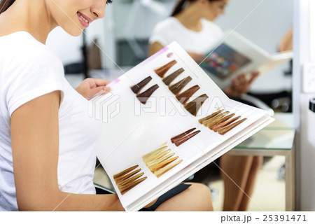 smiling client in hair salon 25391471