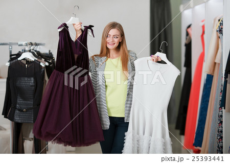 Woman shopping Woman shopping 25393441